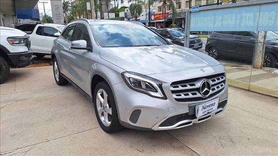 MERCEDES-BENZ GLA 200 1.6 CGI FLEX STYLE 7G-DCT MERCEDES-BENZ GLA 200 1.6 CGI FLEX STYLE 7G-DCT